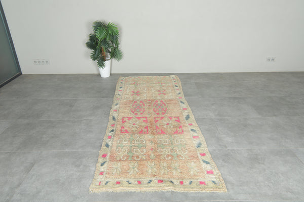 Moroccan runner rug - Handwoven wool vintage carpet - 3.4 ft x 8.5 ft