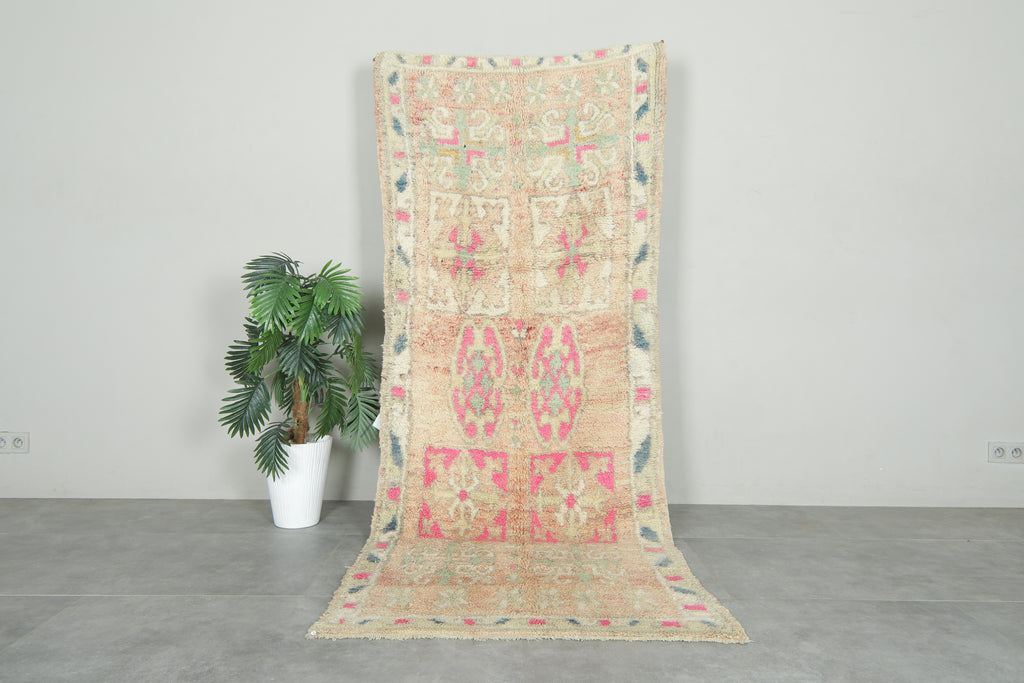 Moroccan runner rug - Handwoven wool vintage carpet - 3.4 ft x 8.5 ft