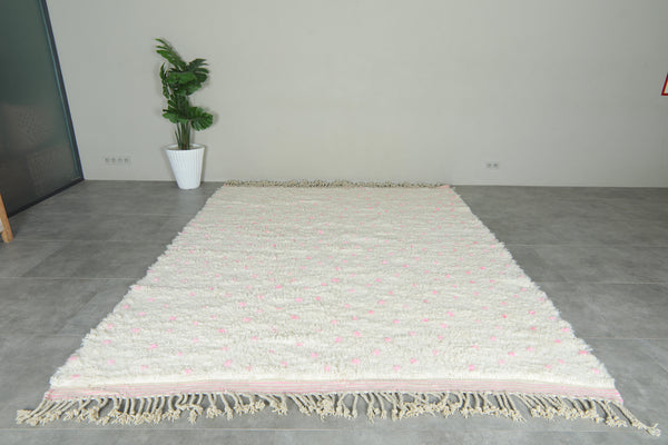 Handmade Moroccan rug – White wool with soft pink dots - Custom rug