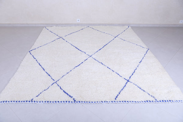 White wool custom blue patterned Moroccan rug – Elegant design
