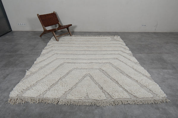 Handcrafted Moroccan rug - 6.8 x 8 Ft, White and gray textured geometric design