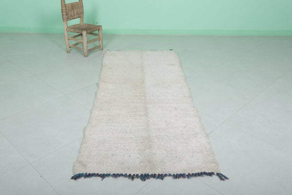 Beige handmade berber Moroccan carpet - 2.7 FT x 7 FT