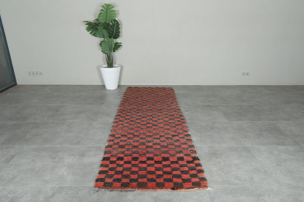 Runner Moroccan rug with checkered design - 3.2 ft x 9 ft