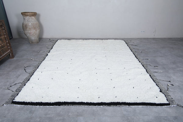 Custom white Moroccan rug – Black dotted handmade design