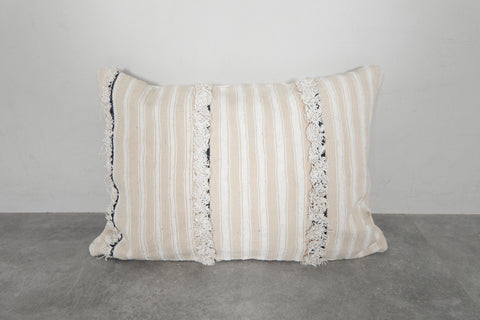 Handwoven Moroccan Kilim Pillow – 16.1 inches x 22.8 inches