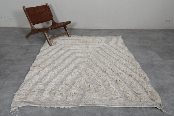 5.5 x 6.7 FT Moroccan wool rug – Cream with modern geometric pattern