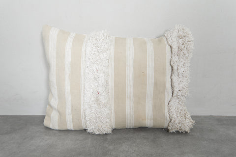 Handwoven Moroccan Kilim Pillow – 15.7 inches x 22.8 inches