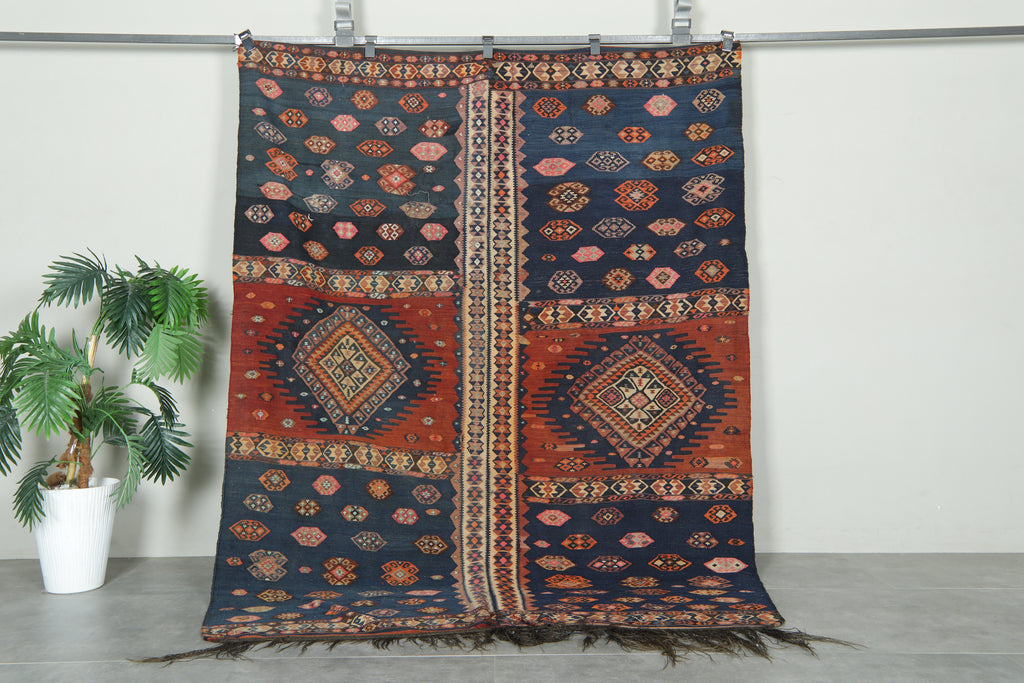 Traditional flatwoven rug – Handcrafted geometric design in rich tribal colors - 5.6 ft x 7.5 ft