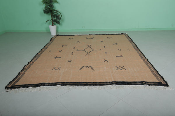 Moroccan wool rug – Geometric tribal pattern in beige and black | 7.9 FT x 9.5 FT