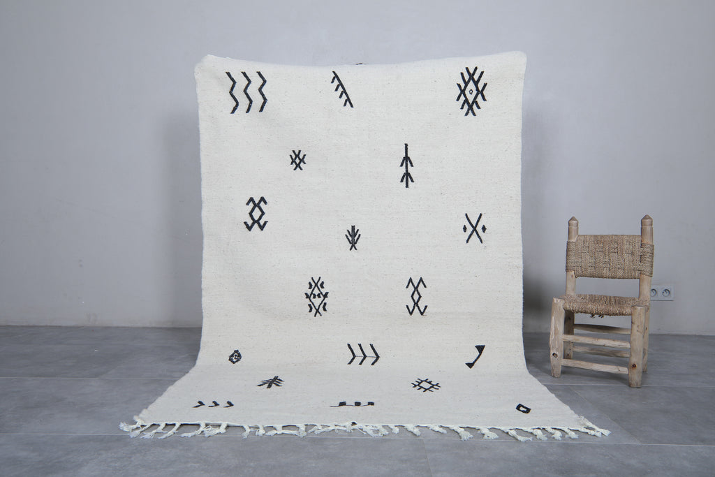 Custom flatwoven Moroccan area rug - Handcrafted durability