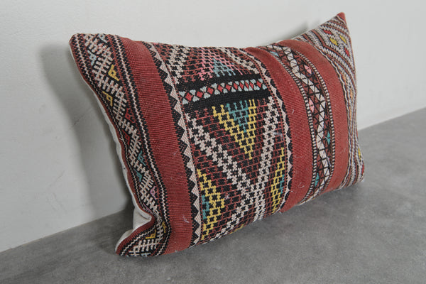 Handwoven Moroccan kilim pillow cover – 15.7 inches x 22.8 inches