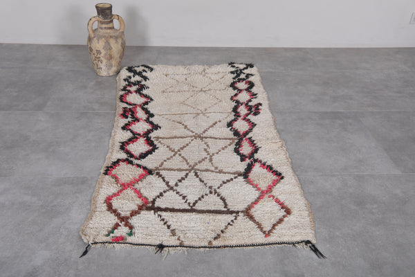 Handwoven Moroccan rug 2.8 x 5.5 ft | Geometric elegance in wool