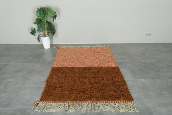 Peach & brown Moroccan minimalist rug - 4.1 FT X 6.2 FT