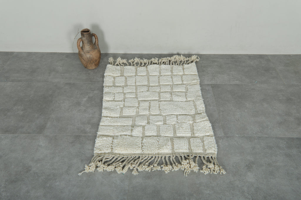 Small white Moroccan rug - Textured checkered pattern accent mat - 2.4 ft x 3.4 ft
