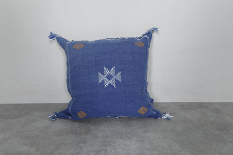Handwoven Moroccan Kilim Pillow – 18.1 inches x 18.8 inches