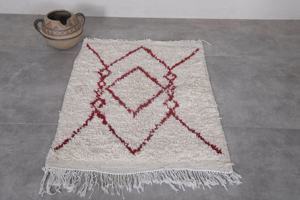 Moroccan handmade rug – 2.5 x 3.2 ft, ivory with red diamond pattern