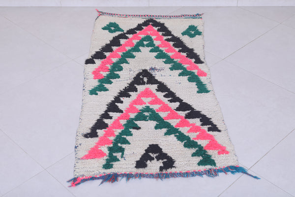 Compact Moroccan berber rug 2.1 X 4.6 Feet - Bold chevron design