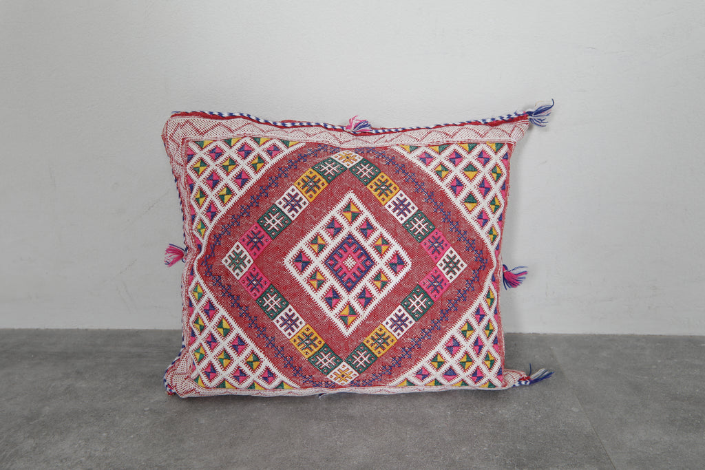 Handwoven Moroccan kilim pillow – 15.7 inches x 18.1 inches