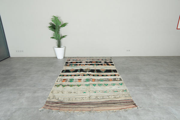 Vintage flatwoven Moroccan rug - 5.2 ft x 9.5 ft