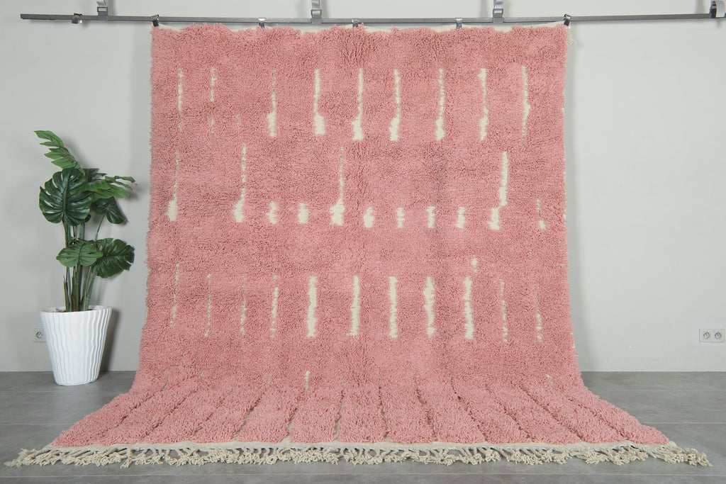 Handmade pink and white Moroccan wool rug - 8.2 ft x 10.2