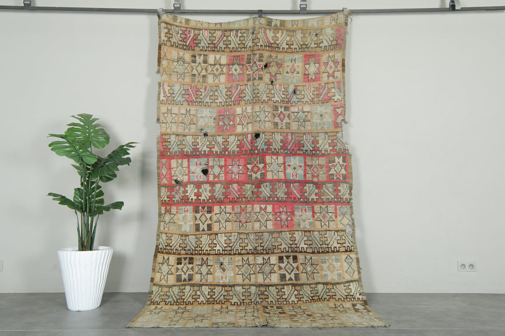 Vintage Moroccan rug - 5.4 ft x 9.8 ft - Geometric wool carpet