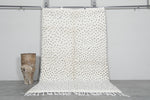 Moroccan Wool Rug 5 x 7.9 ft - Handwoven Dotted Design