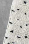 Moroccan Wool Rug 5 x 7.9 ft - Handwoven Dotted Design