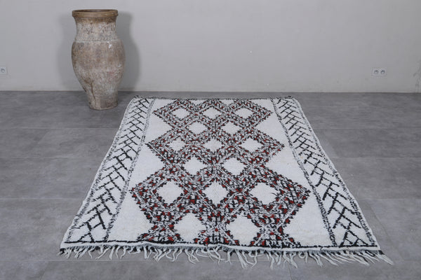 Handknotted azilal Moroccan rug - Unique berber design 5.5 FT X 8.3 FT
