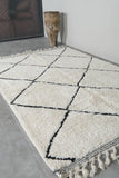 Handmade Beni Ourain Moroccan Rug 5.1 x 7.7 Feet - Cream with Black Diamond Pattern