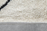 Handmade Beni Ourain Moroccan Rug 5.1 x 7.7 Feet - Cream with Black Diamond Pattern