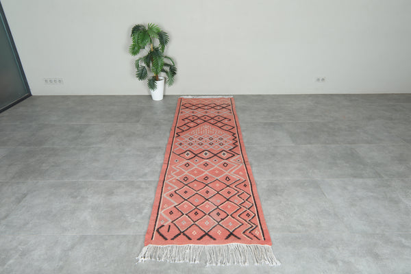 Vintage Moroccan rug - 2.7 FT X 9.2