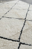 Handmade Beni Ourain Moroccan Rug 5.1 x 7.7 Feet - Cream with Black Diamond Pattern