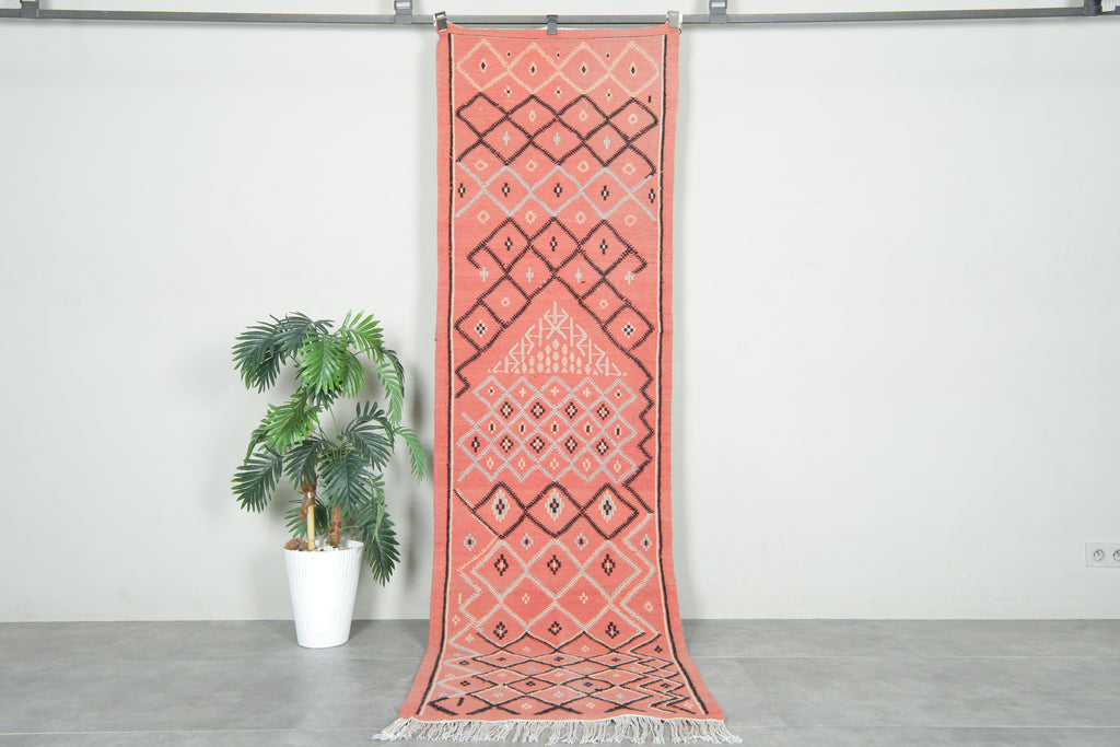 Vintage Moroccan rug - 2.7 FT X 9.2