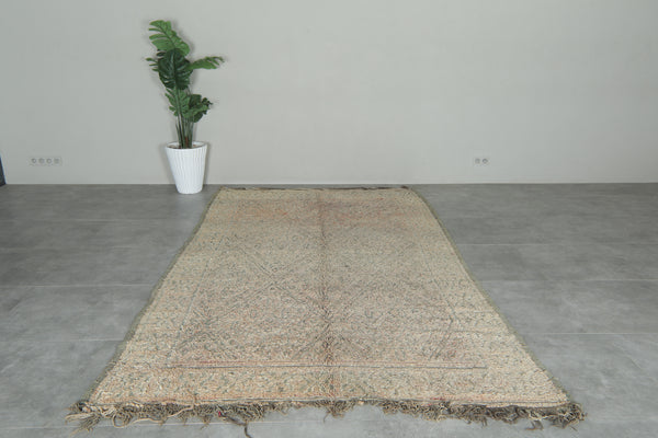 Vintage beige Moroccan rug – Subtle tribal pattern - 6.1 ft x 10.4 ft