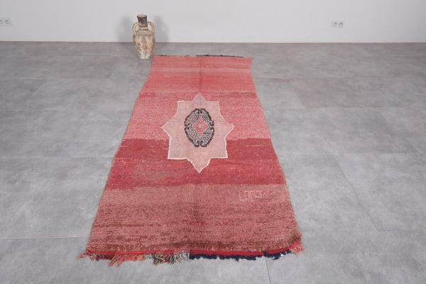 Boujaad Moroccan rug – 3.5 x 8.3 ft | Handwoven red rug with medallion