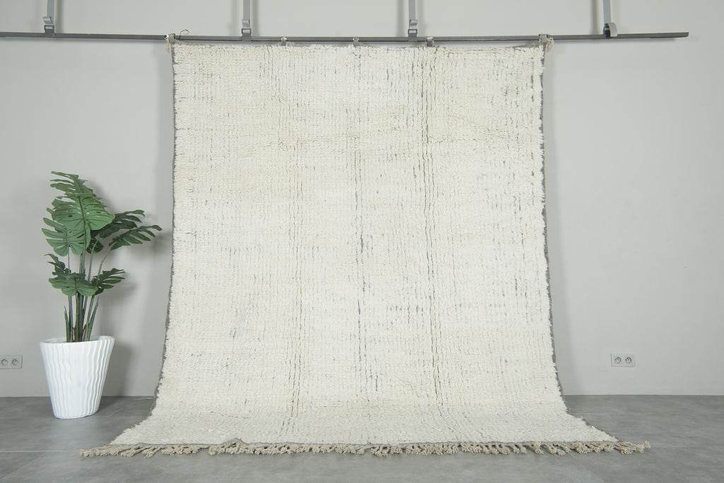 Handwoven Moroccan Rug 7.9ft x 9.8ft – Simple and Elegant White Design
