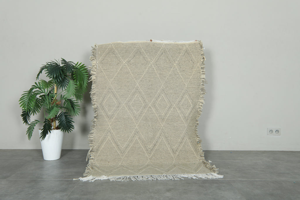 Small beige Moroccan rug - 3.7 ft x 5.1 ft