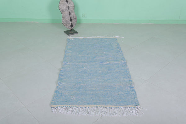 Minimalist Moroccan runner – Soft blue stripe weave | 2.8 FT x 5.3 FT