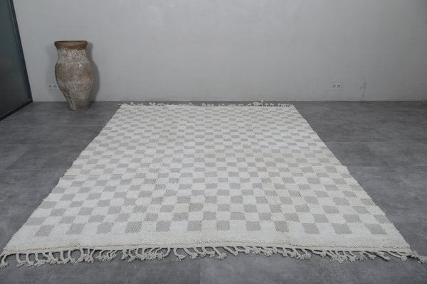 Checkerboard Moroccan rug – 8.3 x 10.1 FT – Neutral gray and white