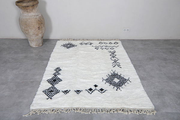 Moroccan rug - 5 x 6.9 ft handcrafted black and white berber design