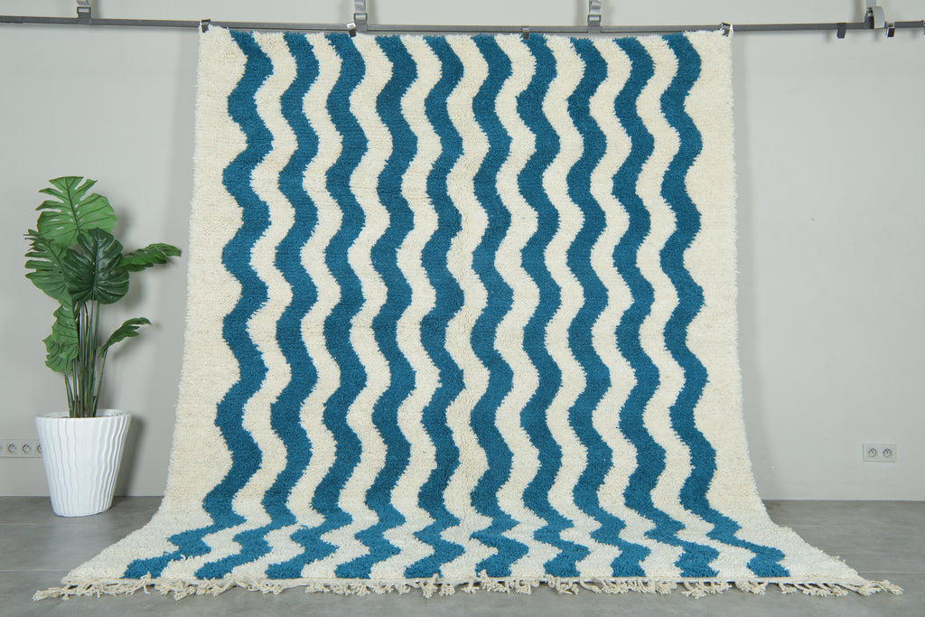 Wavy blue & ivory Moroccan rug – Modern wool design - 8.3 ft x 10 ft