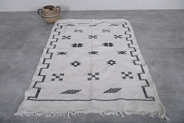 Small flatwoven berber Moroccan rug – 3.2 FT x 4.7 FT | Handcrafted artisan rug