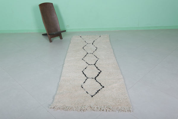 Moroccan berber runner rug – 3 x 7.9 FT | Minimalist geometric design