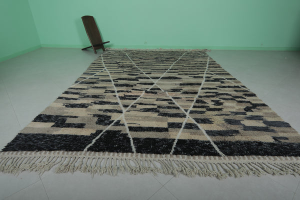 Handwoven Moroccan rug 8.4 FT × 11.8 FT | Elegant black and beige wool design