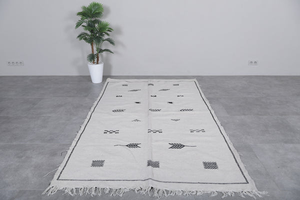Wool berber Moroccan handmade rug – 4.9 FT x 8.7 FT | Authentic handcrafted design