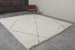 8 x 10 FT Moroccan Wool Rug – Minimalist Diamond Pattern