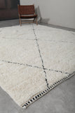 8 x 10 FT Moroccan Wool Rug – Minimalist Diamond Pattern