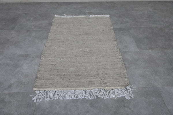 Moroccan rug – Handwoven natural beige with fringe | 3.2 FT x 5.2 FT