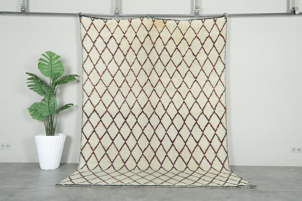 Beige Moroccan rug with black & red diamond design - 6.5 ft x 9 ft