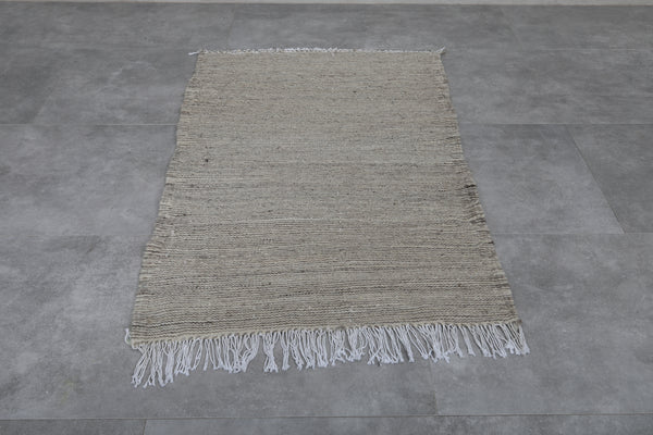 Handwoven Moroccan area rug - Gray textured pattern | 2.8 FT x 5.3 FT